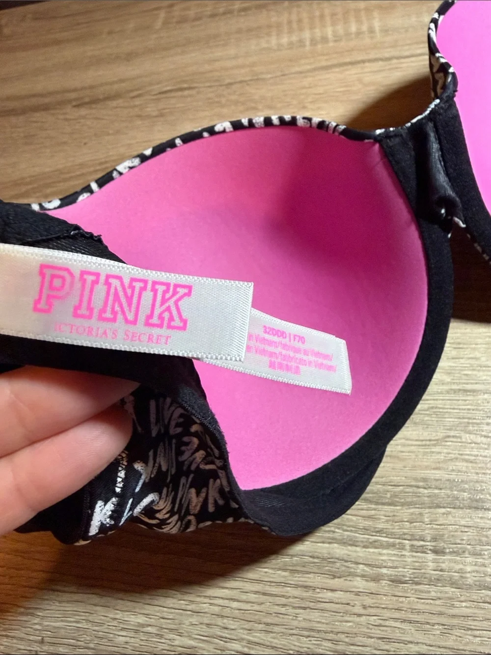 PINK Victoria's Secret Black & White Logo Bra Size 32DDD Wear Everywhere Bra 058